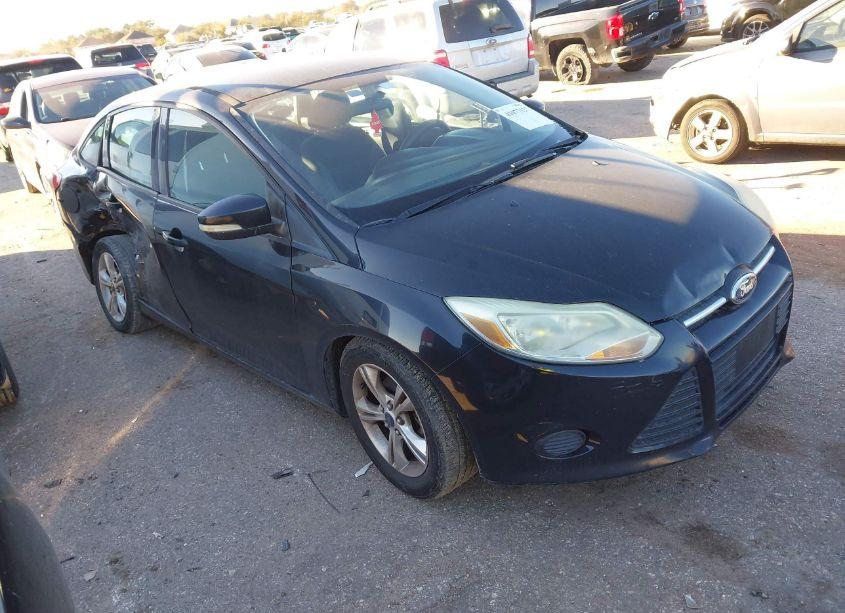 2013 Ford Focus SE (VIN 1FADP3F21DL296907) main photo