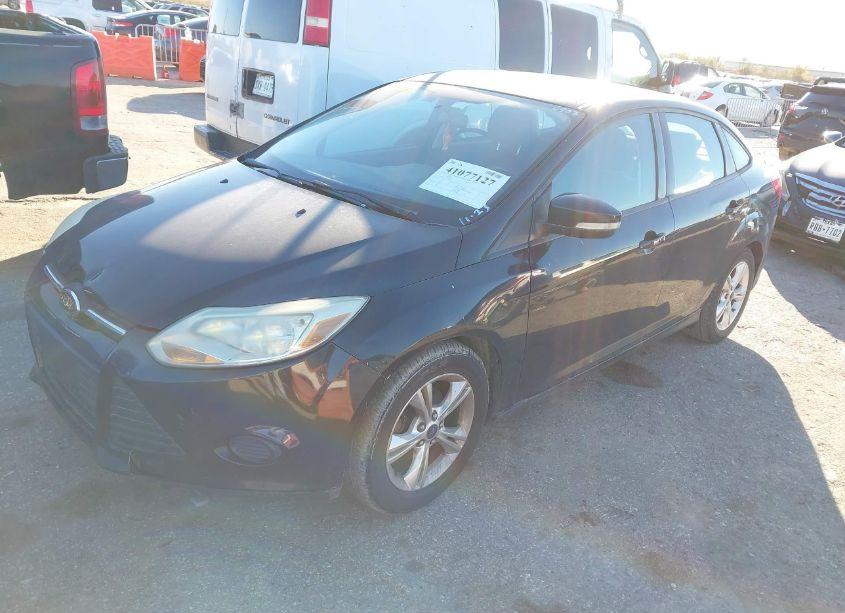 Photo 2 of 2013 Ford Focus SE (VIN 1FADP3F21DL296907)