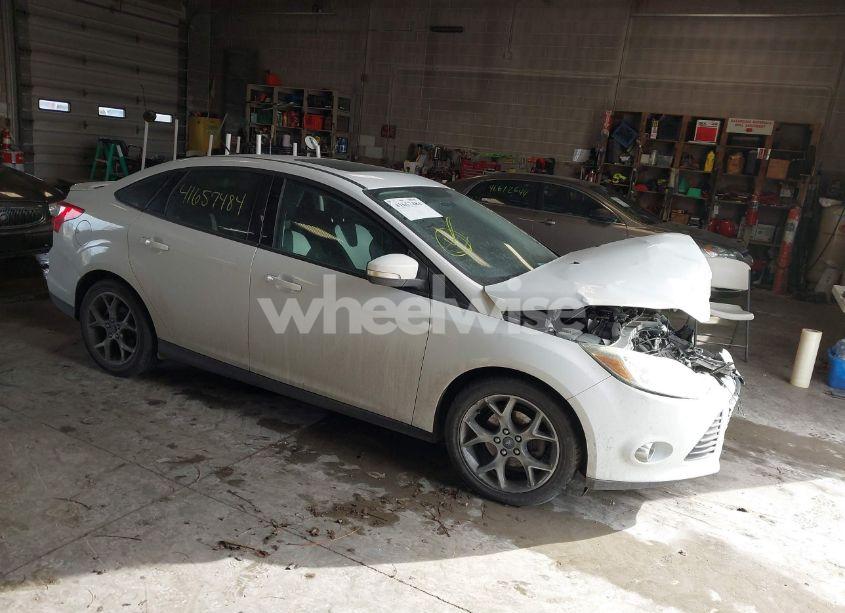 2013 Ford Focus SE (VIN 1FADP3F21DL306920) main photo