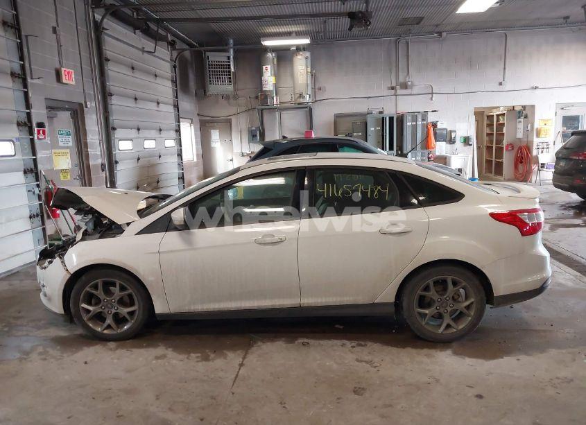 Photo 14 of 2013 Ford Focus SE (VIN 1FADP3F21DL306920)