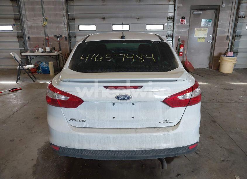 Photo 16 of 2013 Ford Focus SE (VIN 1FADP3F21DL306920)