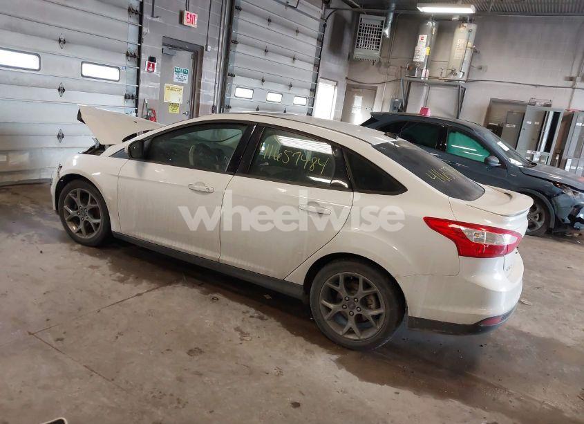 Photo 3 of 2013 Ford Focus SE (VIN 1FADP3F21DL306920)