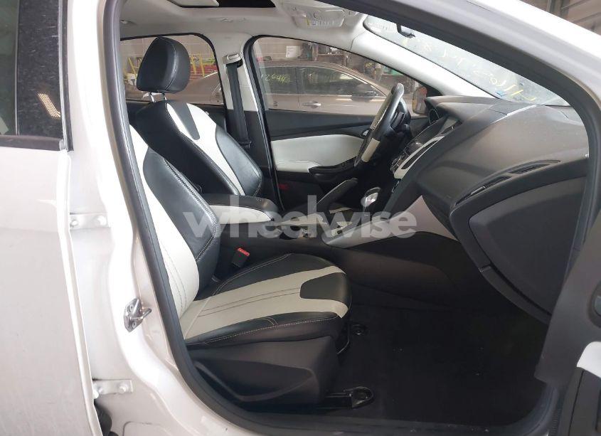 Photo 5 of 2013 Ford Focus SE (VIN 1FADP3F21DL306920)