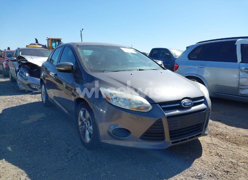 2013 Ford Focus SE (VIN 1FADP3F21DL326620) main photo