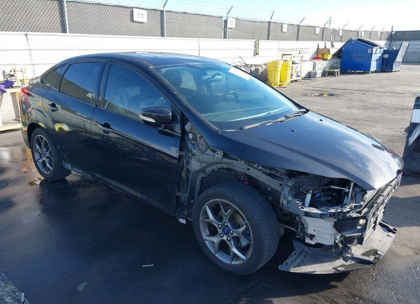 2013 Ford Focus SE (VIN 1FADP3F21DL335303) main photo