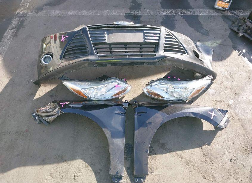 Photo 12 of 2013 Ford Focus SE (VIN 1FADP3F21DL335303)