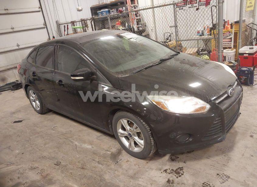 2014 Ford Focus SE (VIN 1FADP3F21EL109750) main photo