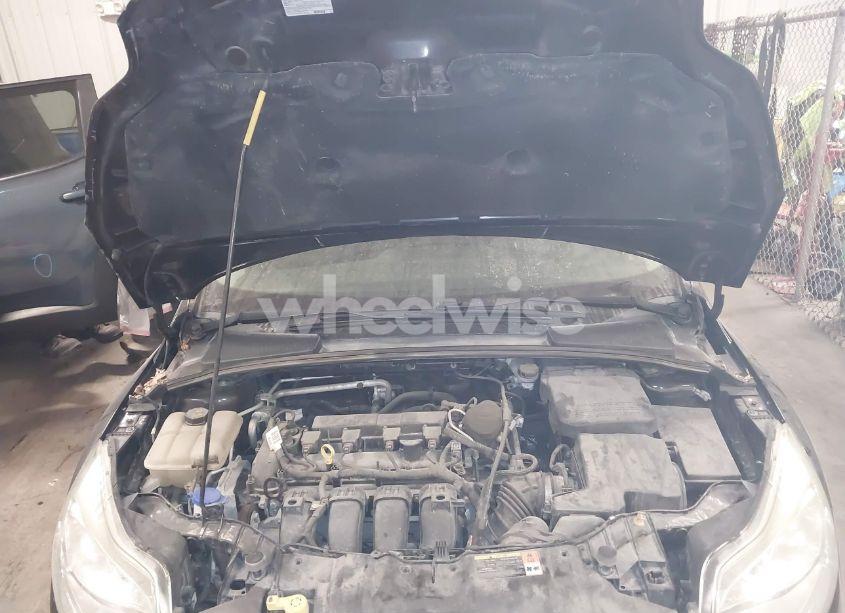 Photo 10 of 2014 Ford Focus SE (VIN 1FADP3F21EL109750)