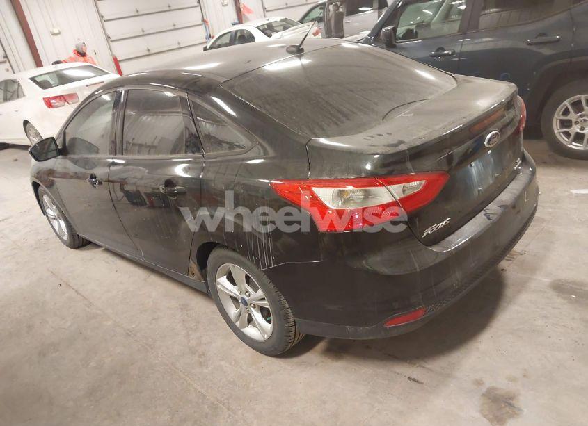 Photo 3 of 2014 Ford Focus SE (VIN 1FADP3F21EL109750)