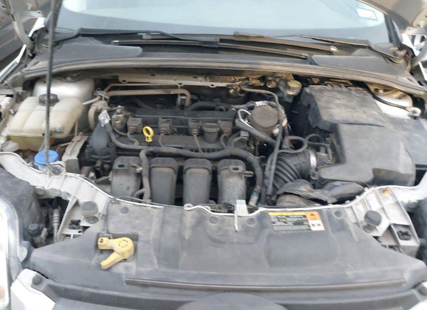 Photo 10 of 2014 Ford Focus SE (VIN 1FADP3F21EL130209)