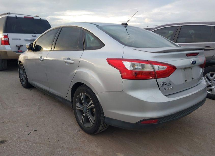 Photo 3 of 2014 Ford Focus SE (VIN 1FADP3F21EL130209)