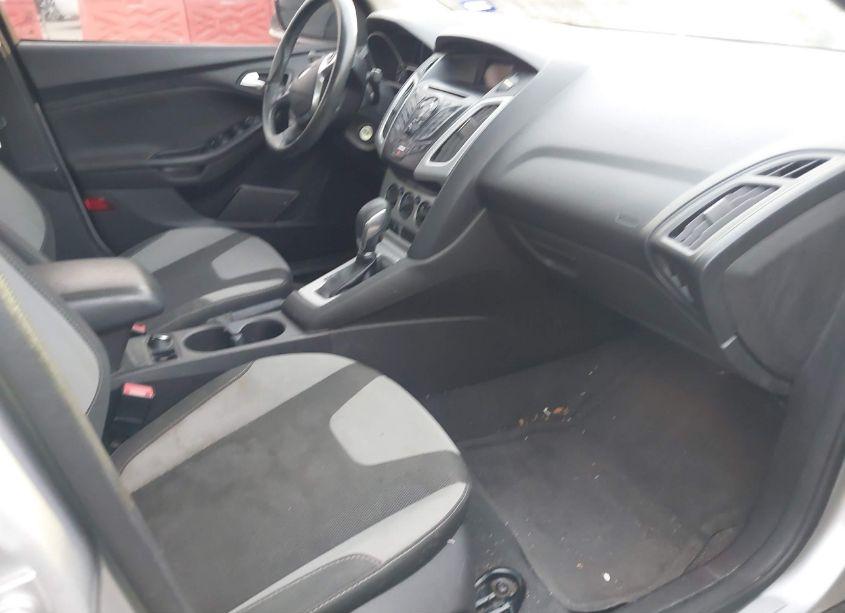 Photo 5 of 2014 Ford Focus SE (VIN 1FADP3F21EL130209)