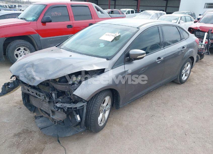 Photo 2 of 2014 Ford Focus SE (VIN 1FADP3F21EL161895)