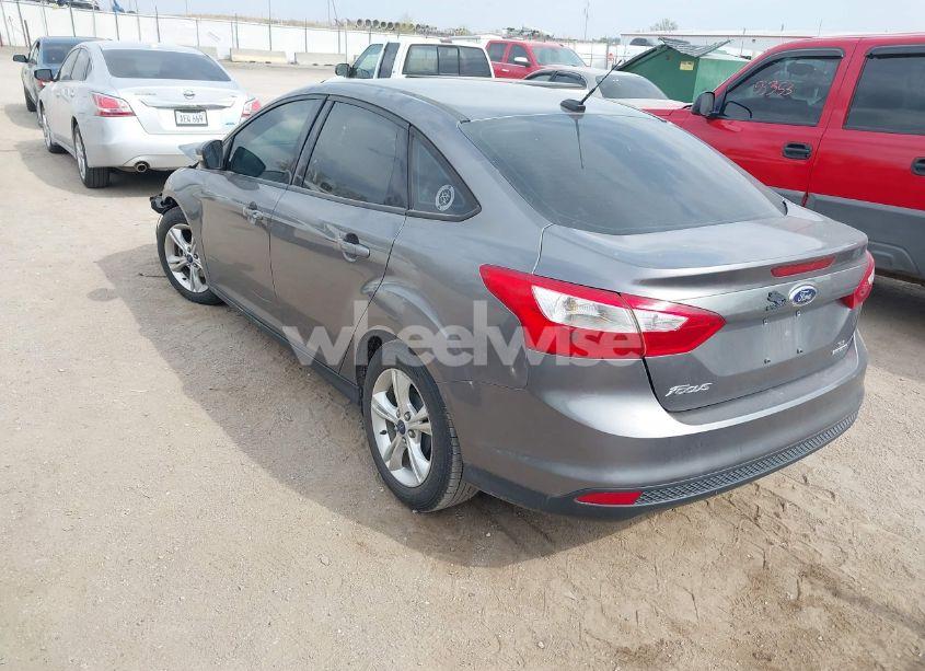 Photo 3 of 2014 Ford Focus SE (VIN 1FADP3F21EL161895)