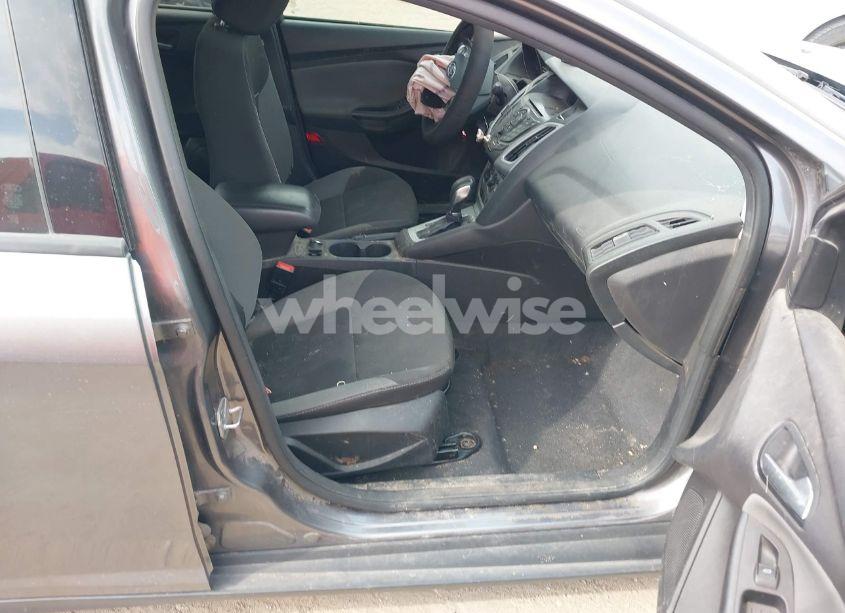 Photo 5 of 2014 Ford Focus SE (VIN 1FADP3F21EL161895)