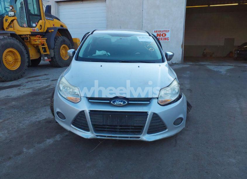 Photo 11 of 2014 Ford Focus SE (VIN 1FADP3F21EL171729)