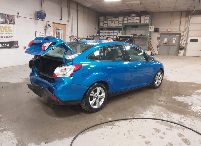 Photo 4 of 2014 Ford Focus SE (VIN 1FADP3F21EL178342)