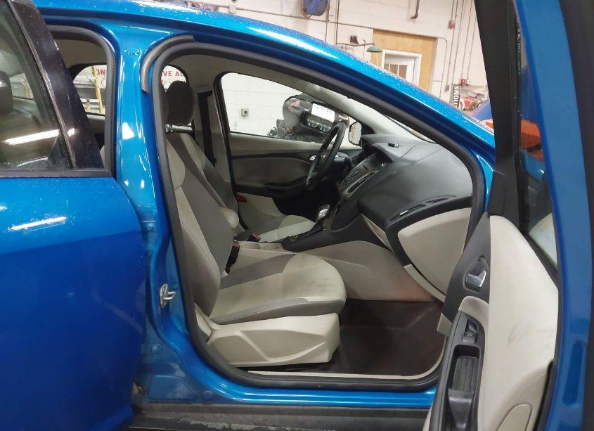 Photo 5 of 2014 Ford Focus SE (VIN 1FADP3F21EL178342)