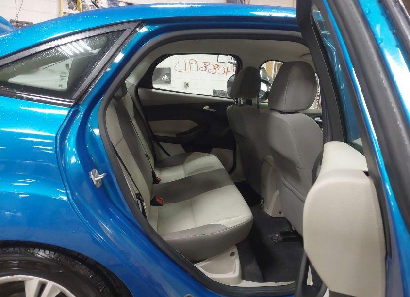 Photo 8 of 2014 Ford Focus SE (VIN 1FADP3F21EL178342)