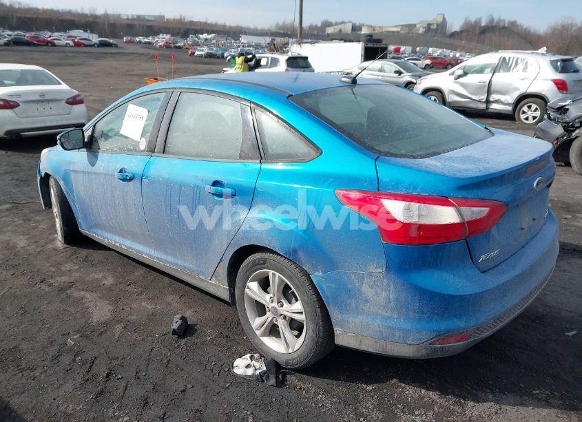 Photo 3 of 2014 Ford Focus SE (VIN 1FADP3F21EL180995)