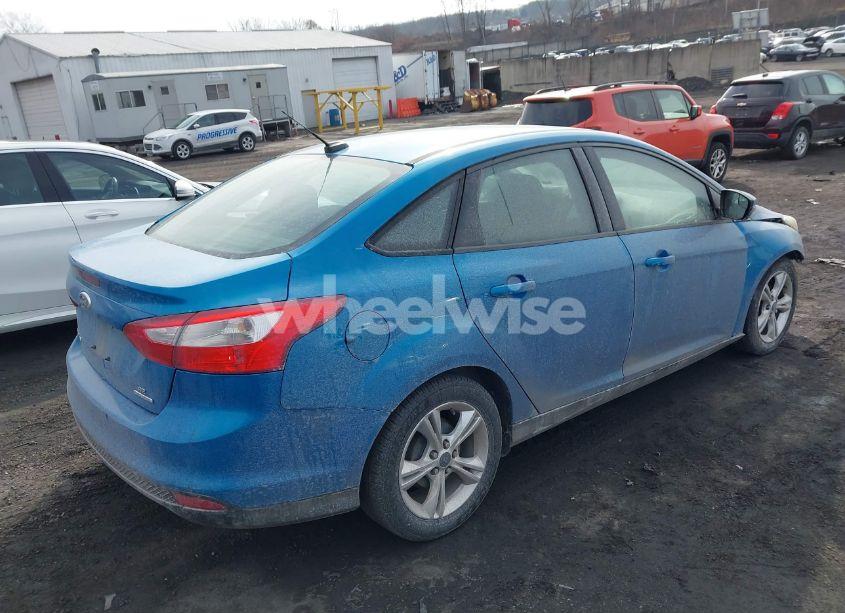 Photo 4 of 2014 Ford Focus SE (VIN 1FADP3F21EL180995)