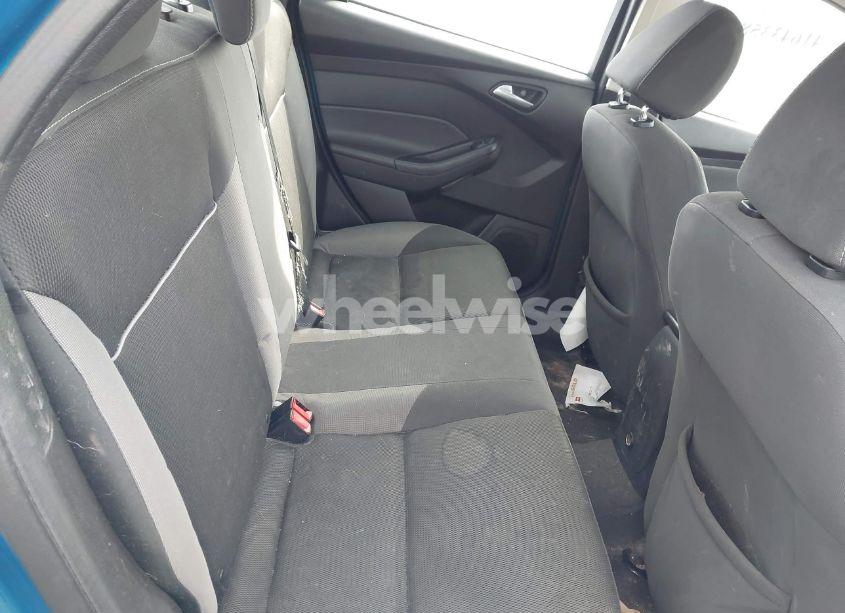 Photo 8 of 2014 Ford Focus SE (VIN 1FADP3F21EL180995)