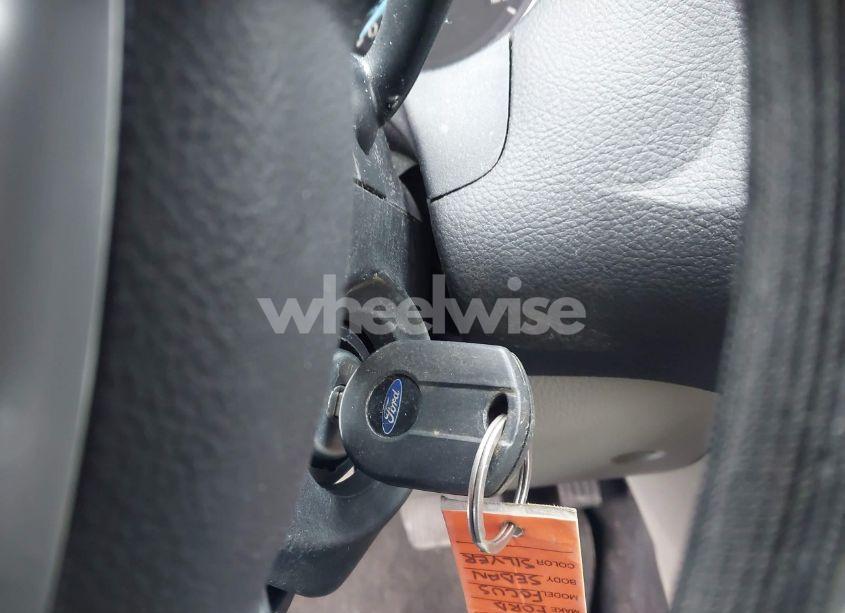 Photo 11 of 2014 Ford Focus SE (VIN 1FADP3F21EL188028)