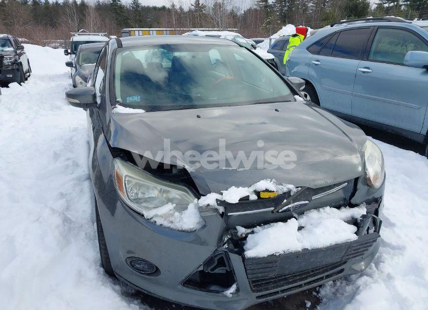 Photo 6 of 2014 Ford Focus SE (VIN 1FADP3F21EL188028)