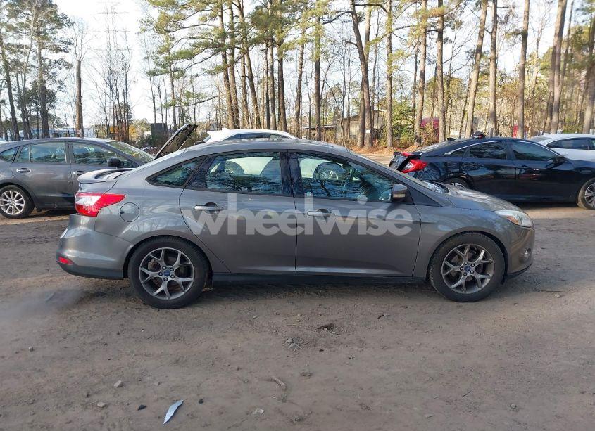 Photo 13 of 2014 Ford Focus SE (VIN 1FADP3F21EL189406)