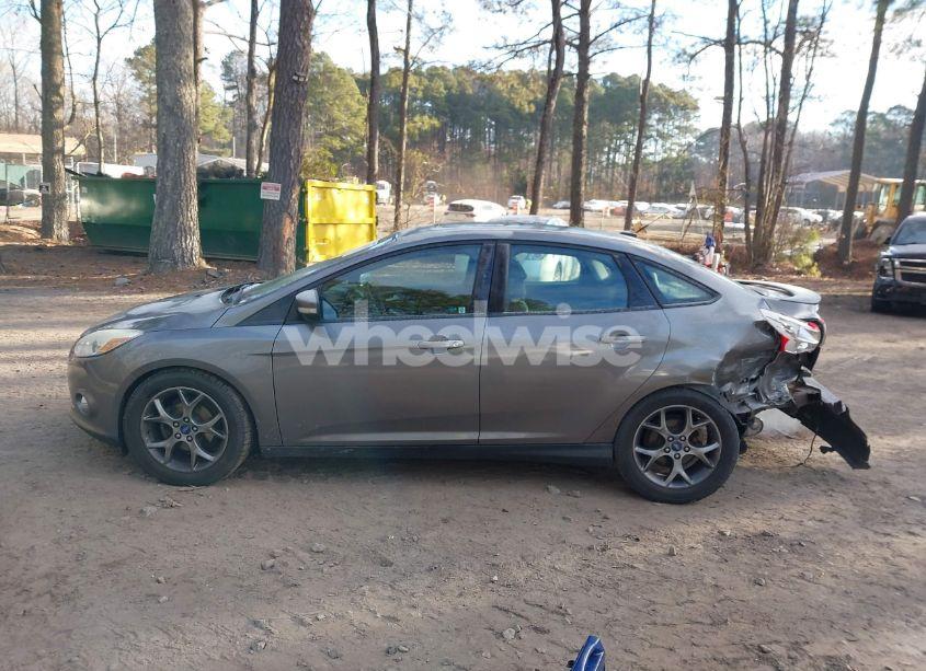 Photo 14 of 2014 Ford Focus SE (VIN 1FADP3F21EL189406)