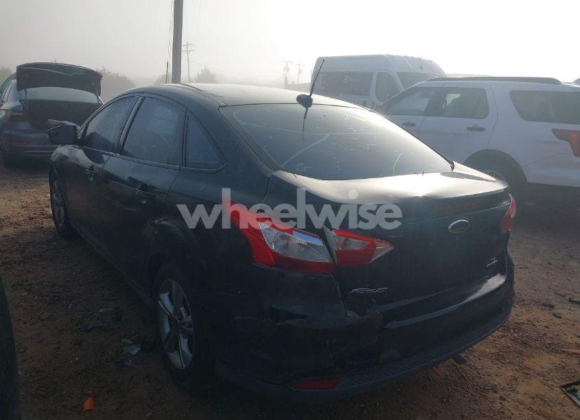 Photo 3 of 2014 Ford Focus SE (VIN 1FADP3F21EL189969)