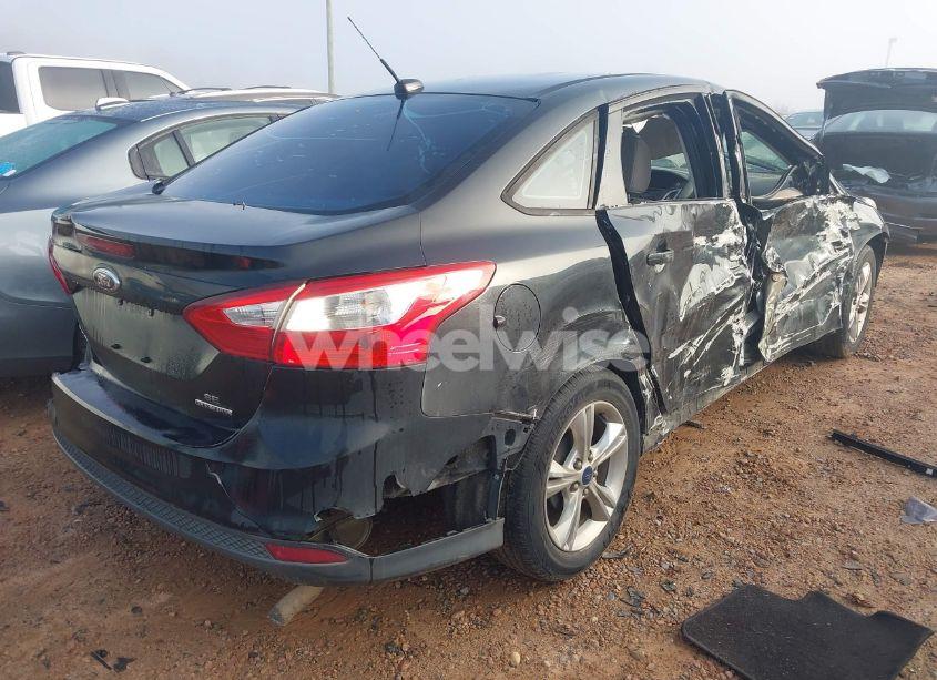 Photo 4 of 2014 Ford Focus SE (VIN 1FADP3F21EL189969)