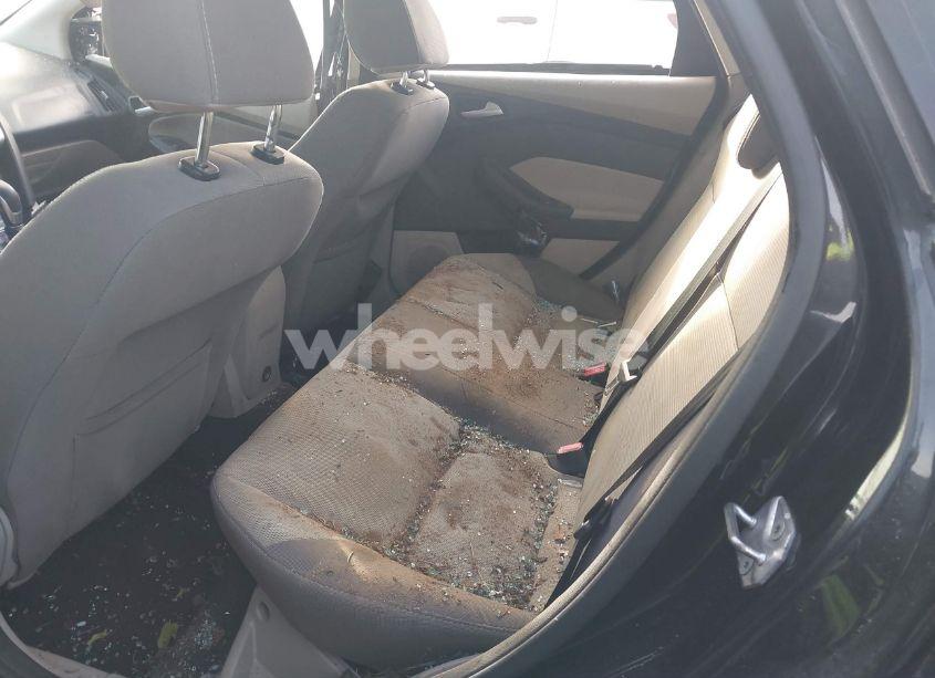 Photo 8 of 2014 Ford Focus SE (VIN 1FADP3F21EL189969)