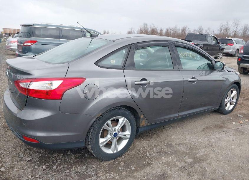 Photo 4 of 2014 Ford Focus SE (VIN 1FADP3F21EL193164)