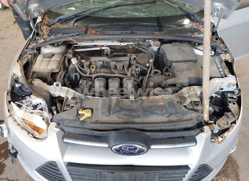 Photo 10 of 2014 Ford Focus SE (VIN 1FADP3F21EL195951)