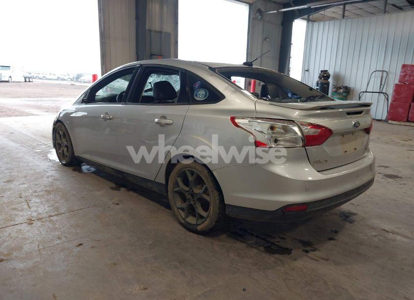 Photo 3 of 2014 Ford Focus SE (VIN 1FADP3F21EL195951)