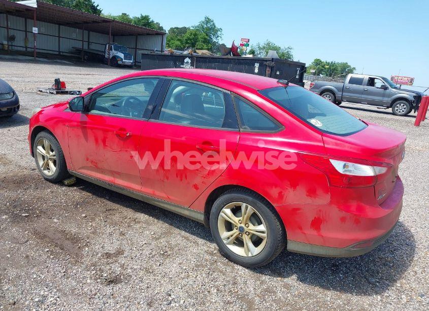 Photo 3 of 2014 Ford Focus SE (VIN 1FADP3F21EL196436)