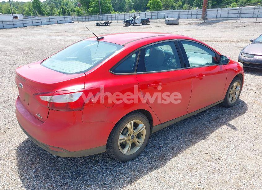 Photo 4 of 2014 Ford Focus SE (VIN 1FADP3F21EL196436)