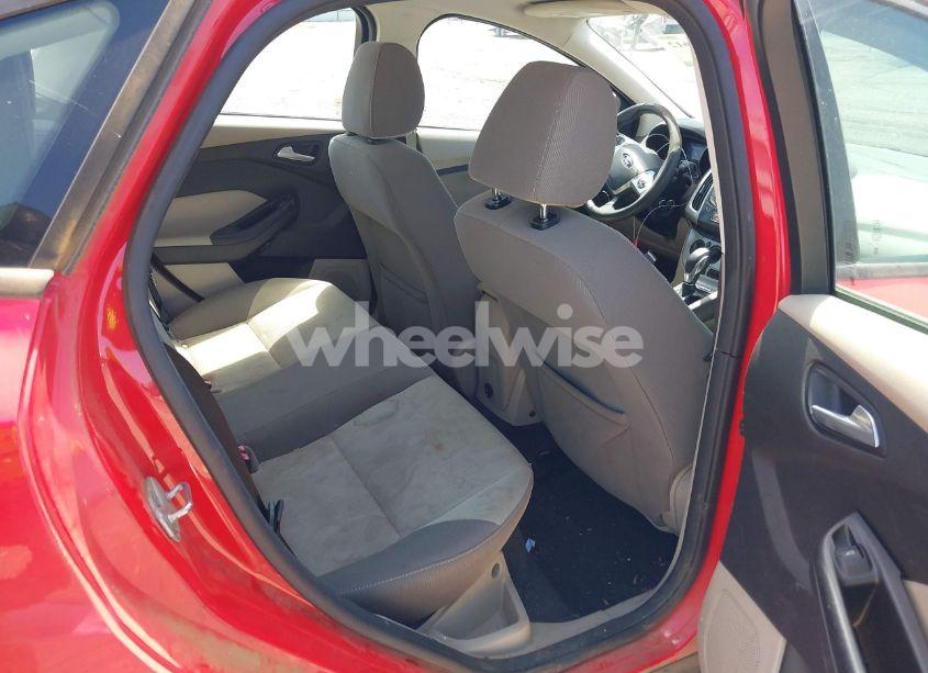 Photo 8 of 2014 Ford Focus SE (VIN 1FADP3F21EL196436)