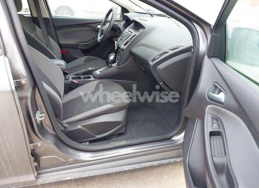 Photo 5 of 2014 Ford Focus SE (VIN 1FADP3F21EL218242)