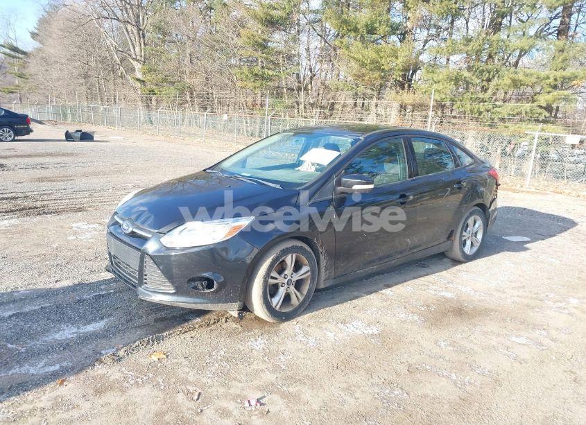 Photo 2 of 2014 Ford Focus SE (VIN 1FADP3F21EL219990)