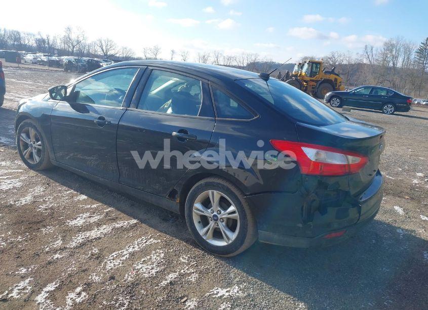 Photo 3 of 2014 Ford Focus SE (VIN 1FADP3F21EL219990)