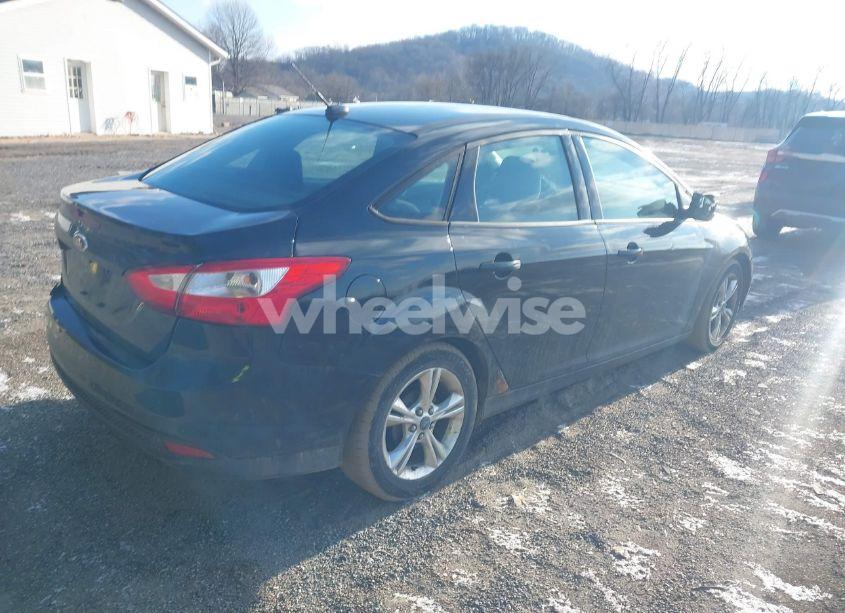 Photo 4 of 2014 Ford Focus SE (VIN 1FADP3F21EL219990)