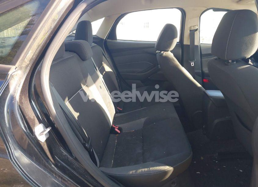 Photo 8 of 2014 Ford Focus SE (VIN 1FADP3F21EL219990)