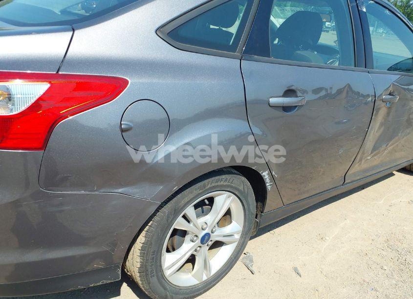 Photo 12 of 2014 Ford Focus SE (VIN 1FADP3F21EL223635)