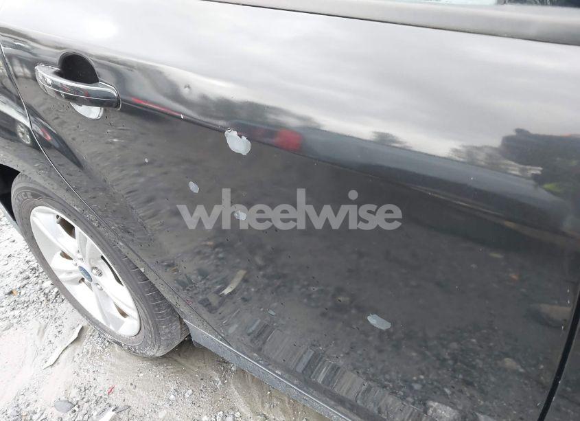 Photo 12 of 2014 Ford Focus SE (VIN 1FADP3F21EL245876)