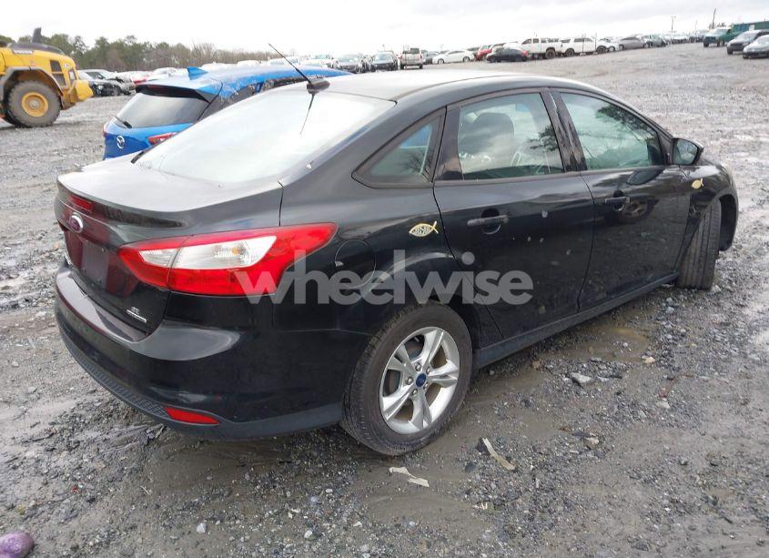 Photo 4 of 2014 Ford Focus SE (VIN 1FADP3F21EL245876)