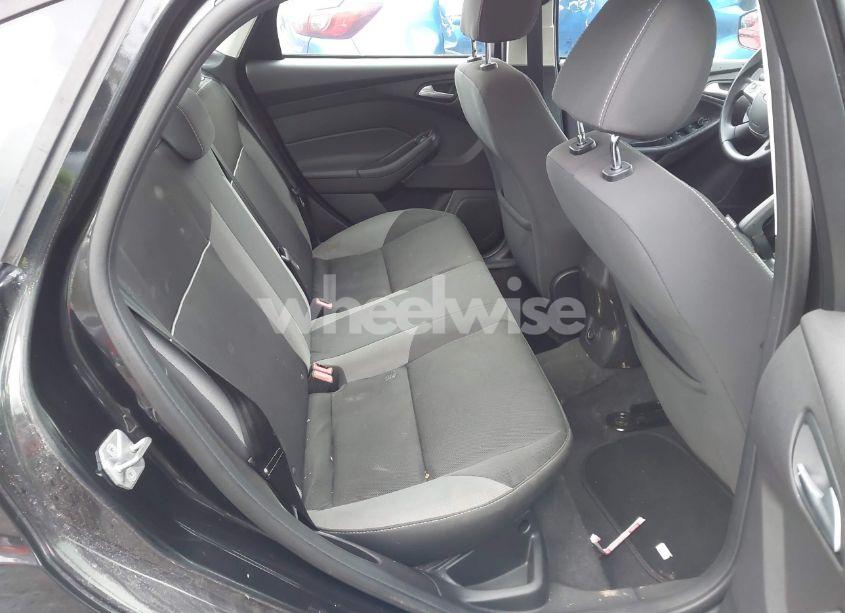 Photo 8 of 2014 Ford Focus SE (VIN 1FADP3F21EL245876)