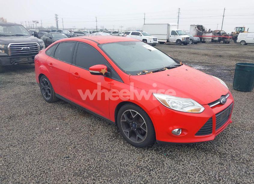 2014 Ford Focus SE (VIN 1FADP3F21EL248437) main photo
