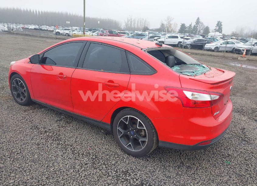 Photo 3 of 2014 Ford Focus SE (VIN 1FADP3F21EL248437)